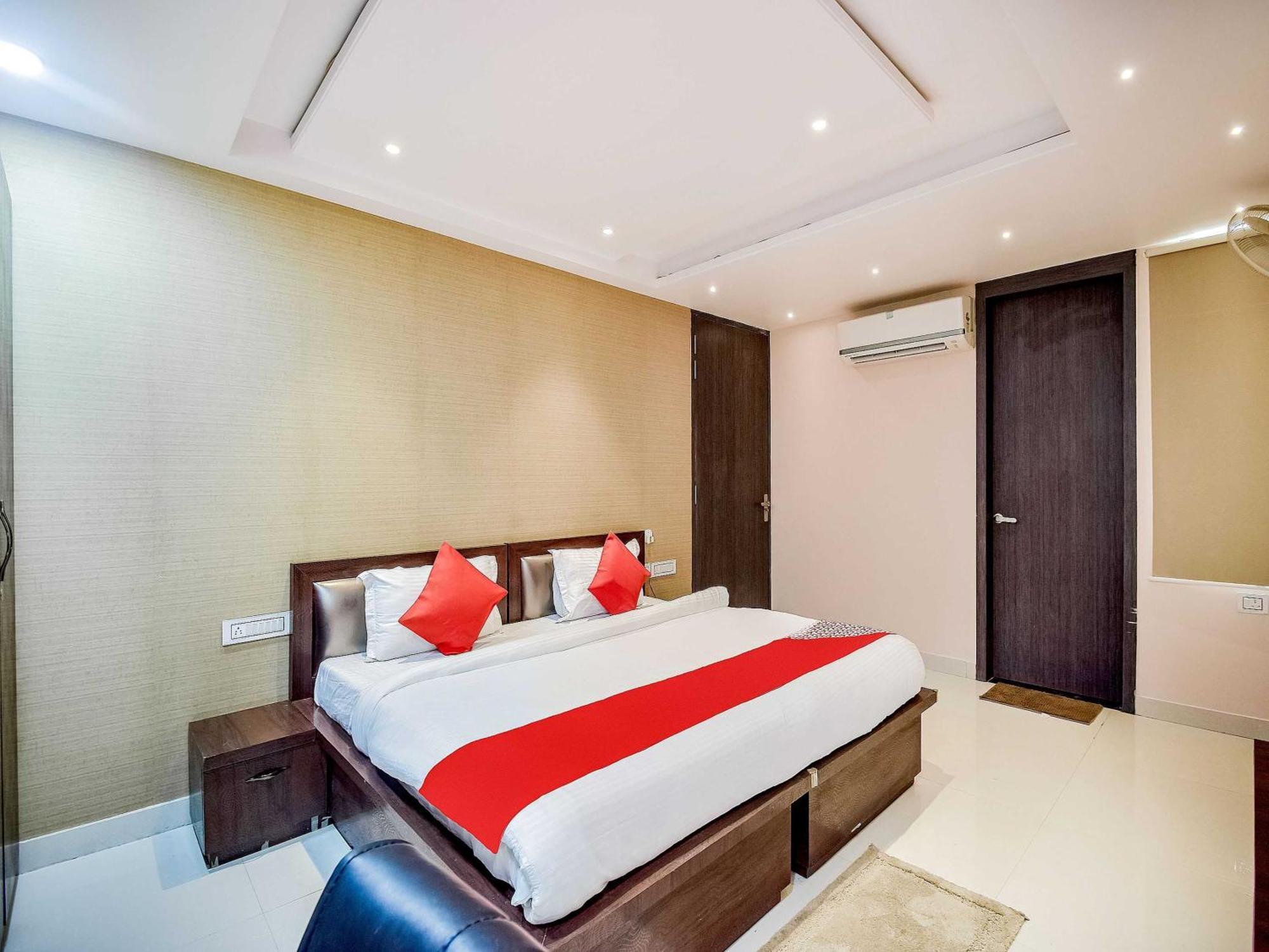 Super Hotel O The Moody Moon Hotel Jaipur Bagian luar foto