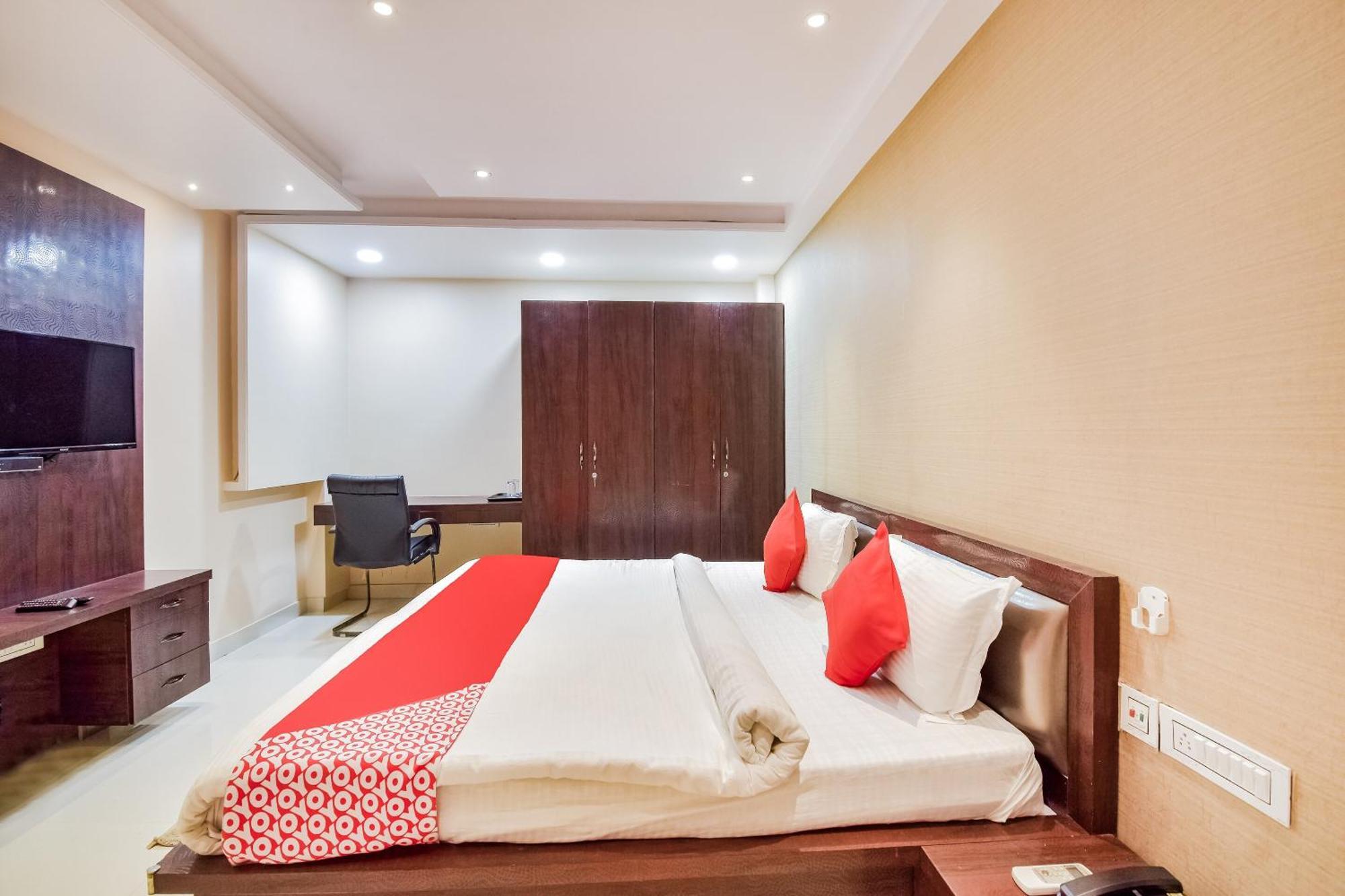 Super Hotel O The Moody Moon Hotel Jaipur Bagian luar foto